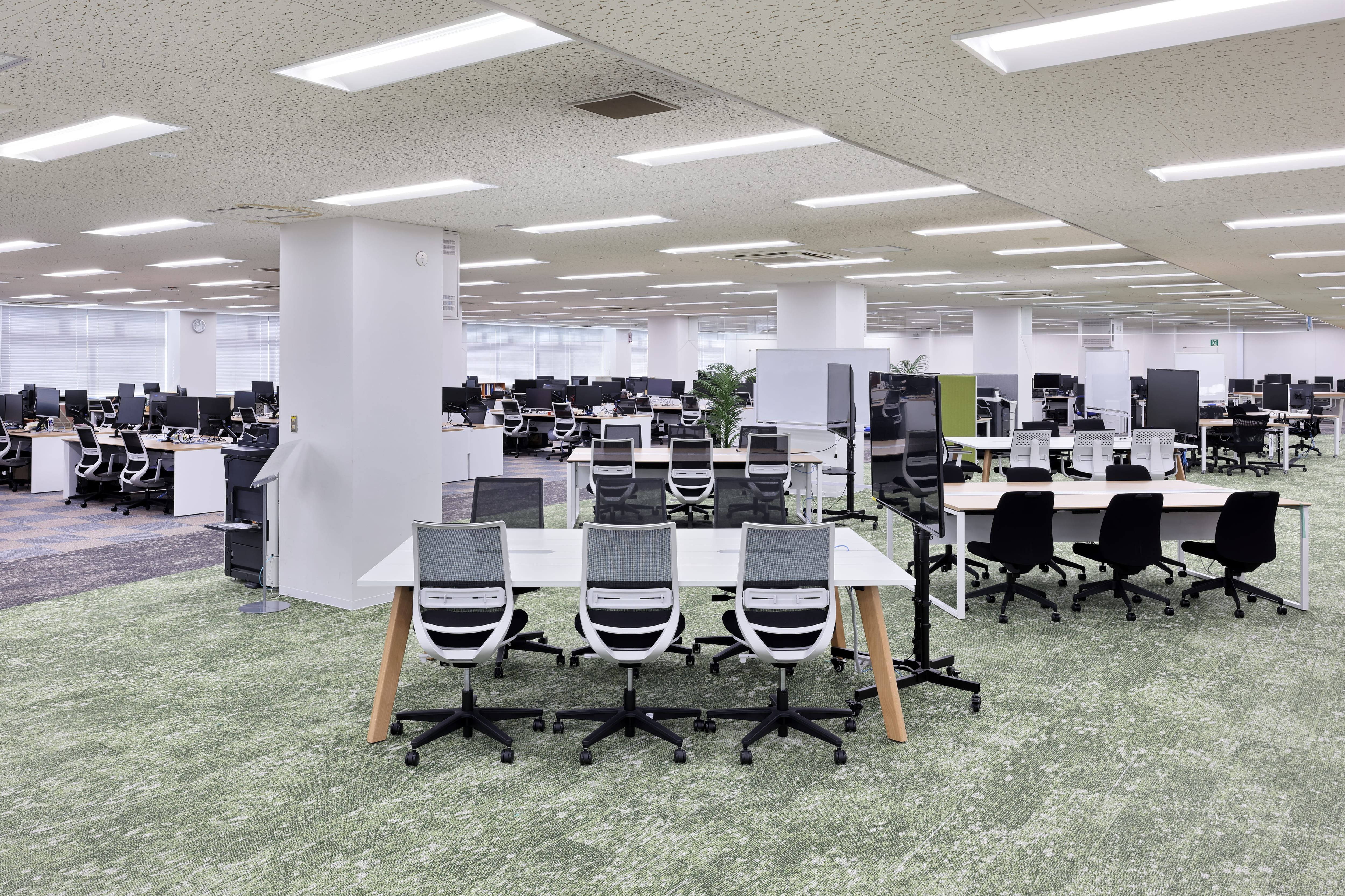 島津製作所様のオープンミーティングスペース