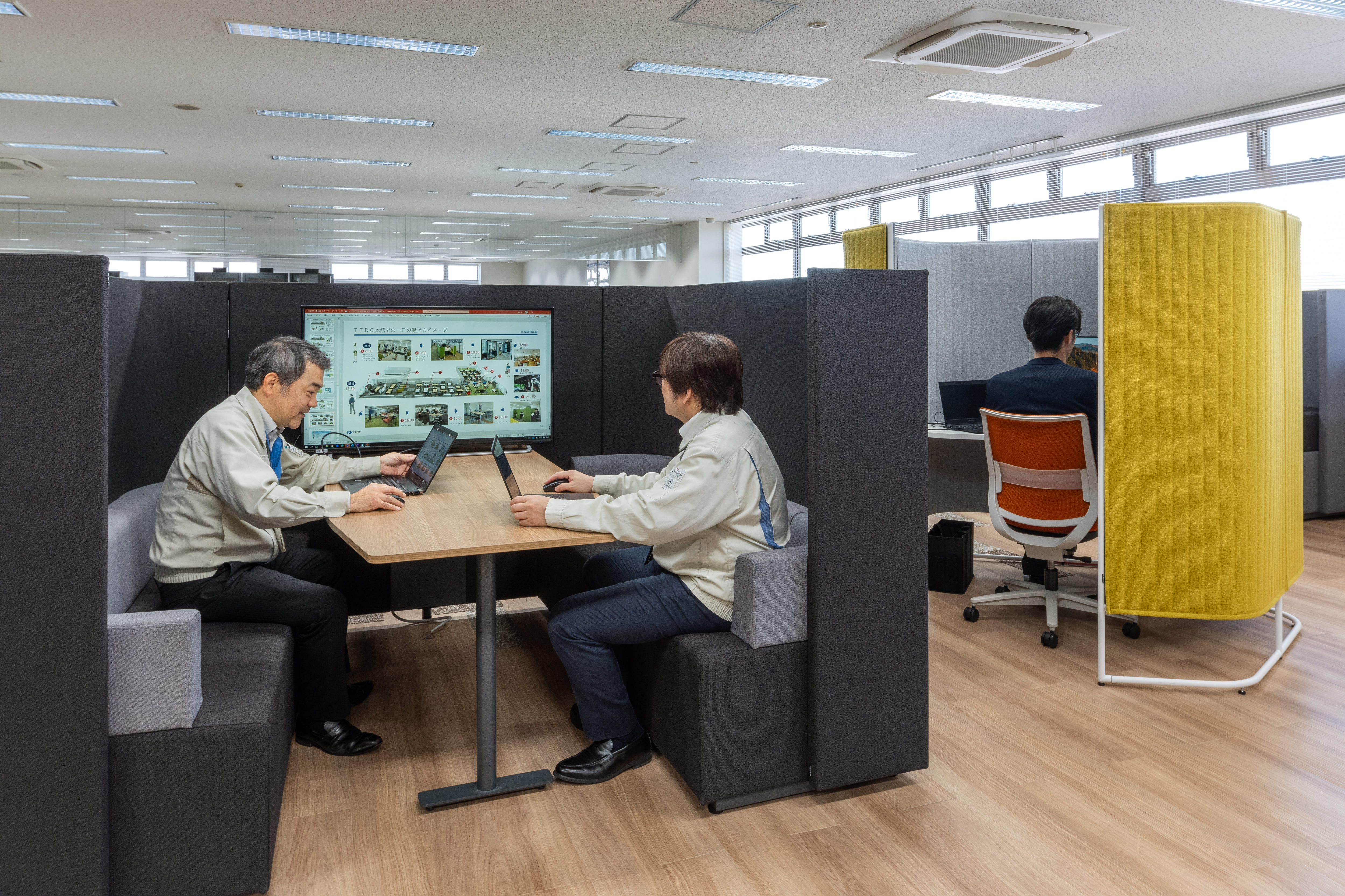 トヨタテクニカルディベロップメント株式会社様のオフィス