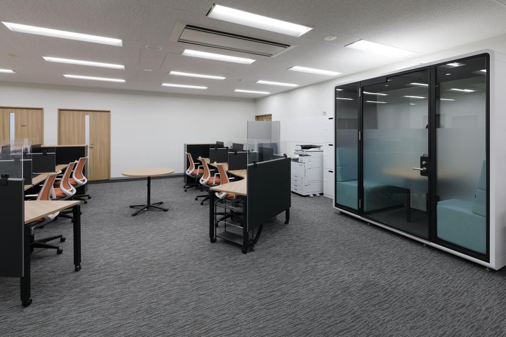 三菱電機株式会社 福山製作所様執務スペース