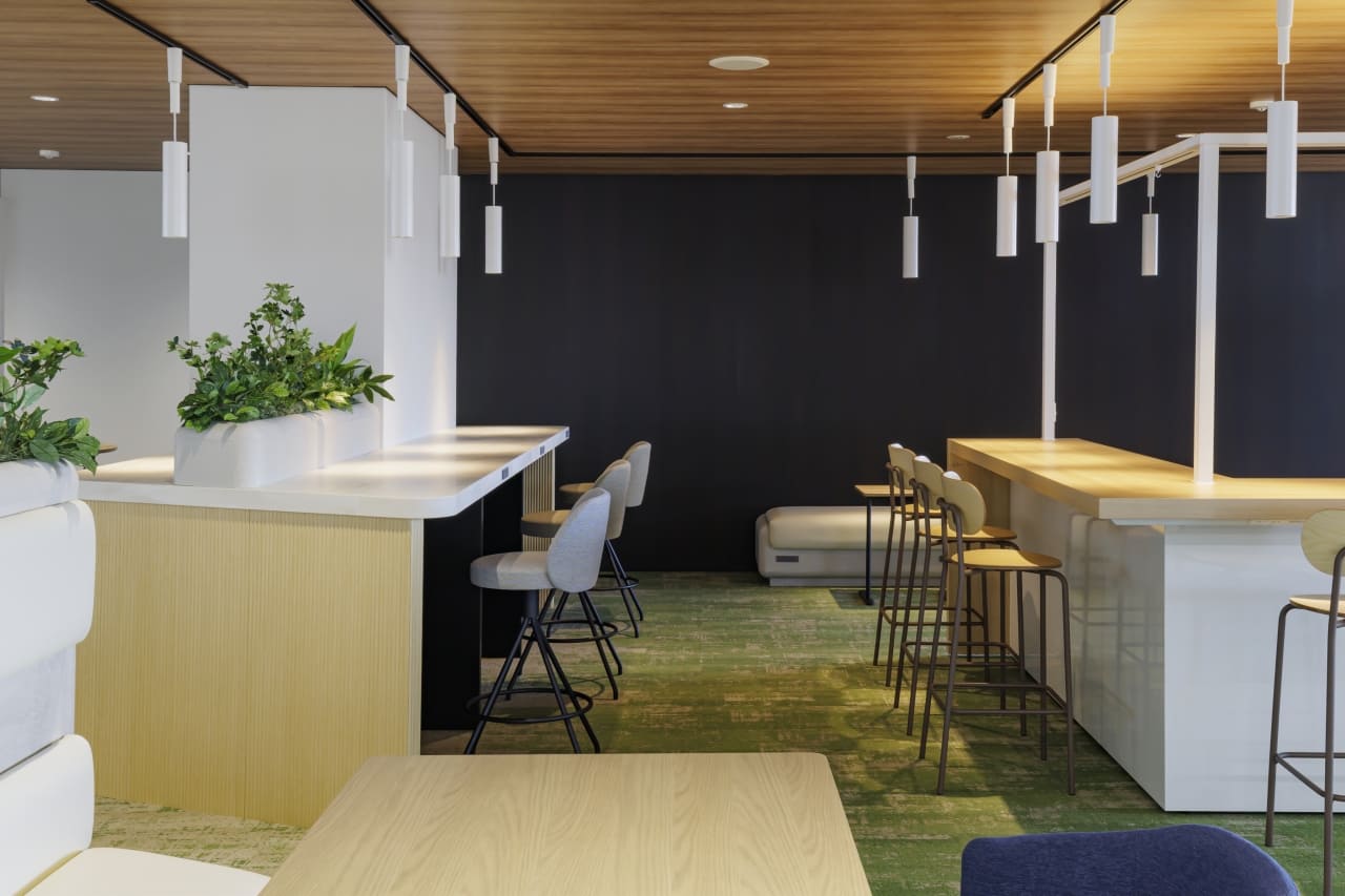 東京応化工業様のカフェエリア