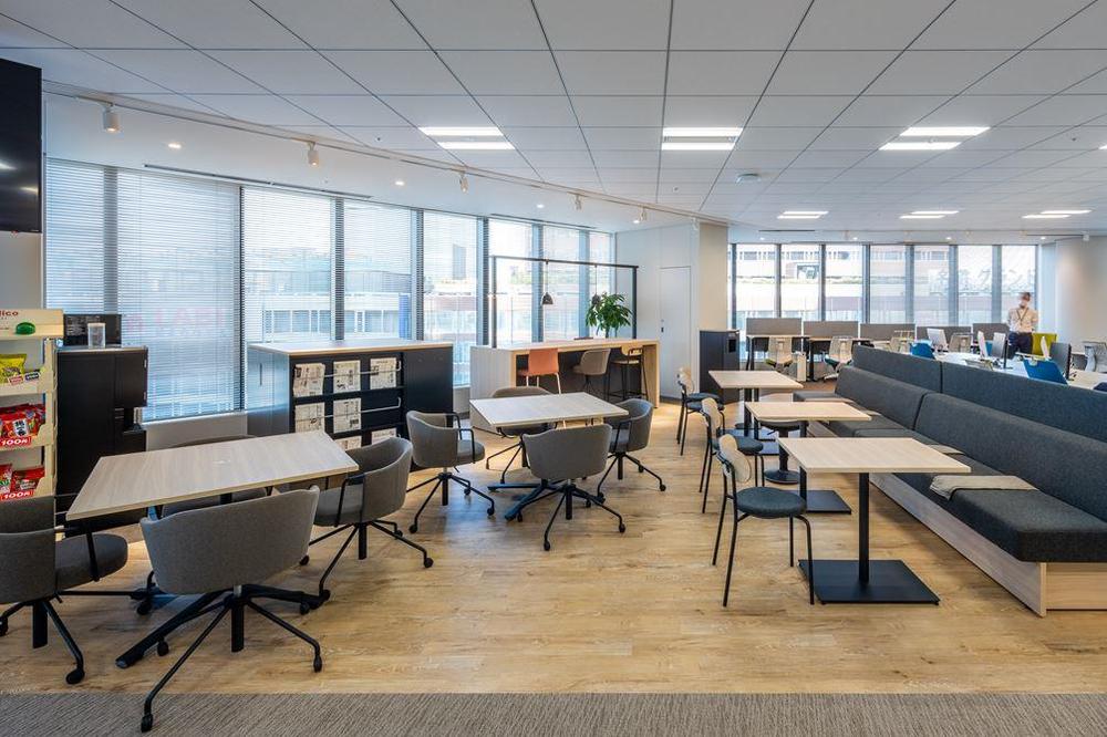 名鉄都市開発株式会社様のオフィスラウンジ｜オフィスデザイン・レイアウト事例