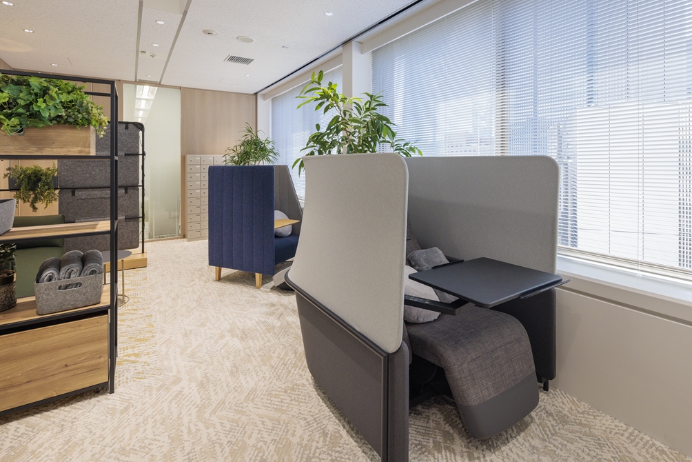 FemUPDRoom_リクライニングチェア