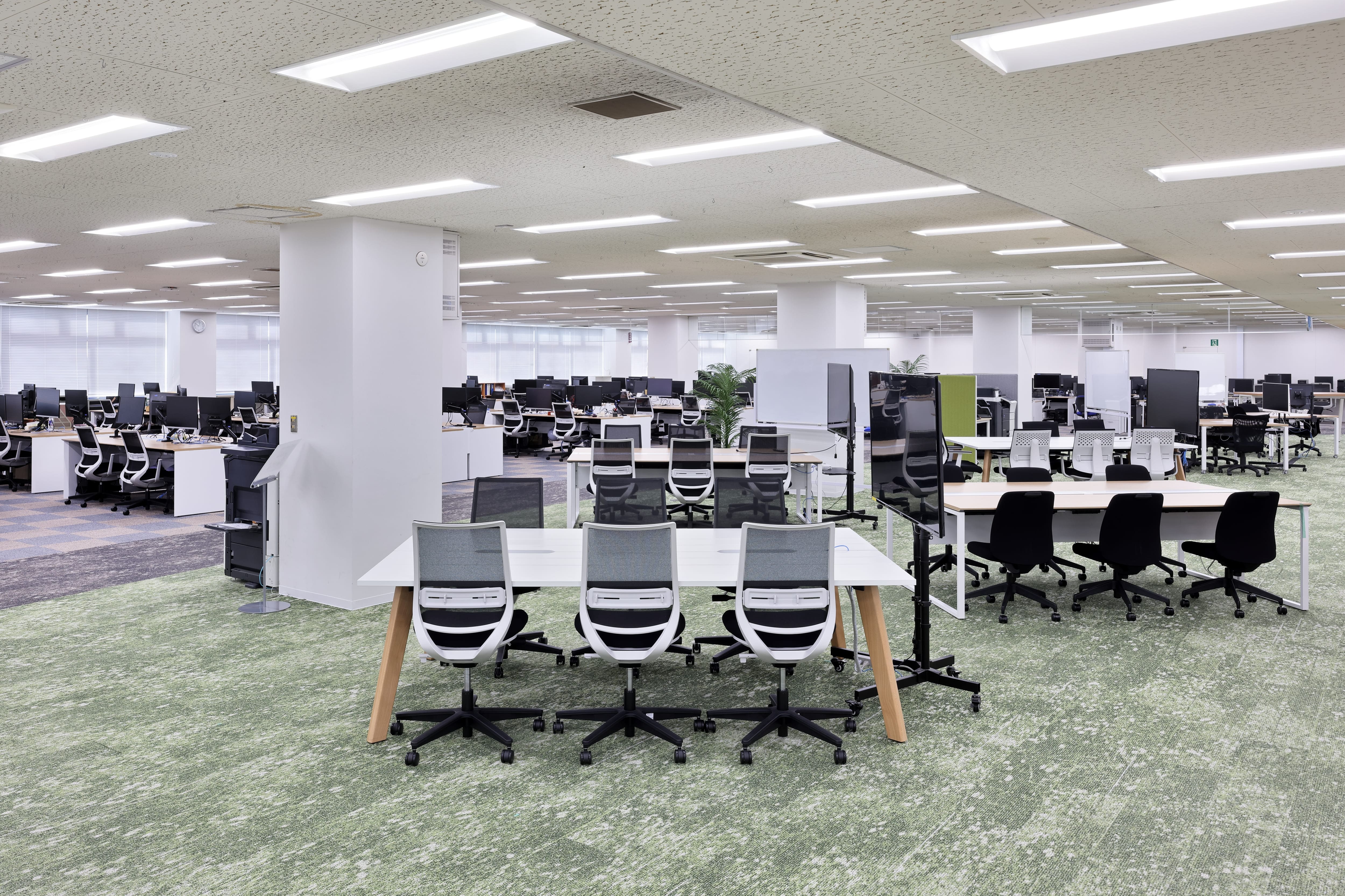 島津製作所様の執務スペース