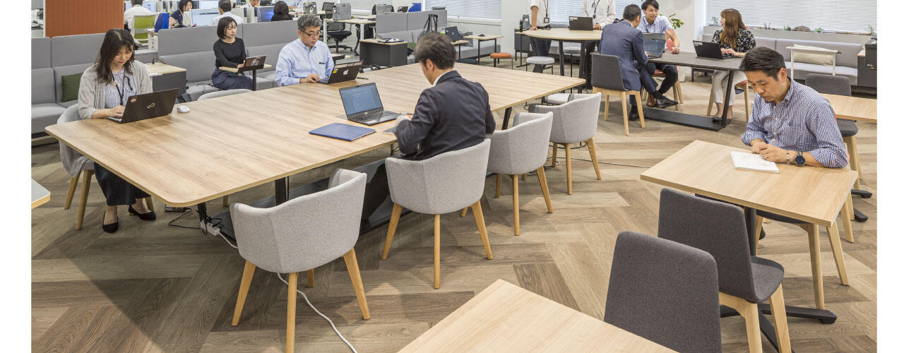 フリーアドレスデスクの選び方 種類や特徴 デスクを選ぶ前に検討すべき２つのポイントを徹底解説 コクヨマーケティング