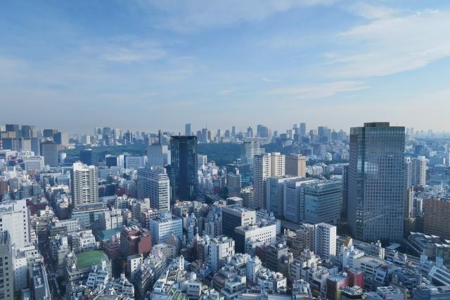 高層ビルがたくさん並んでいる街並み